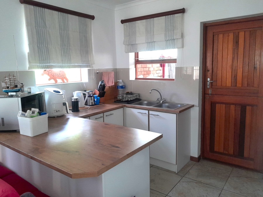 To Let 2 Bedroom Property for Rent in Strelitzia Park Eastern Cape